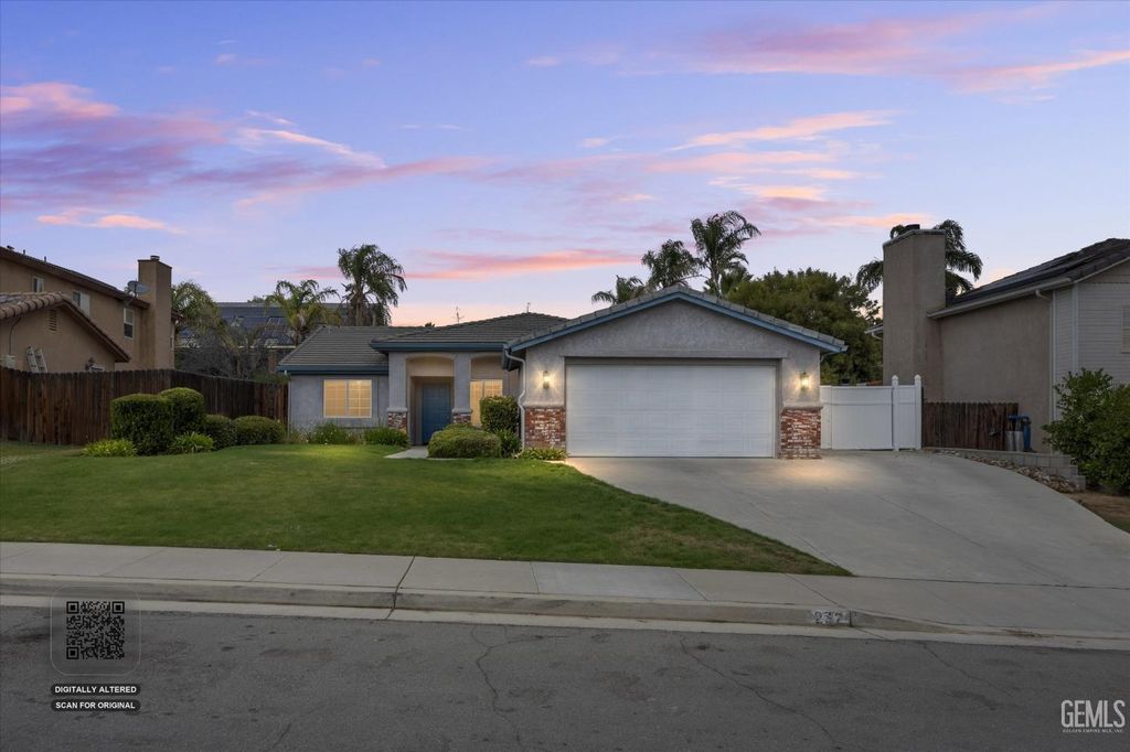 232 Camwood Avenue, Bakersfield, CA 93308