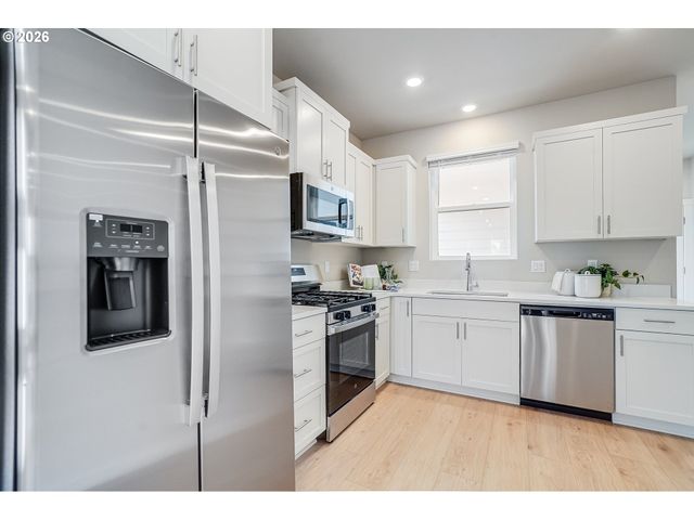 3389 Sw 209th Ave, Hillsboro, OR 97123