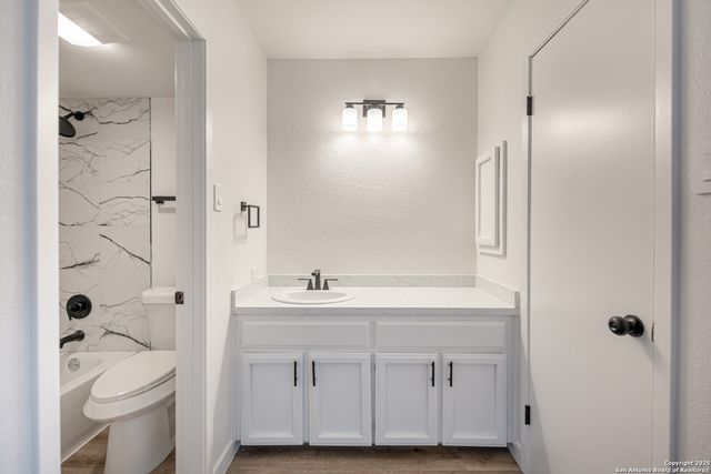 6022 Royal Wood, San Antonio, TX 78239