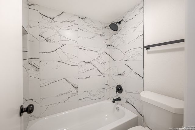 6022 Royal Wood, San Antonio, TX 78239