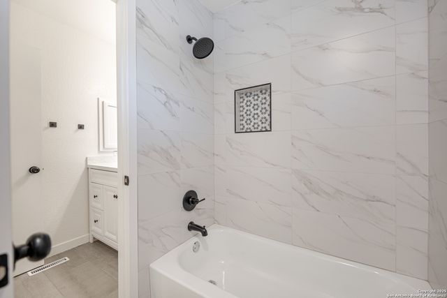 6022 Royal Wood, San Antonio, TX 78239