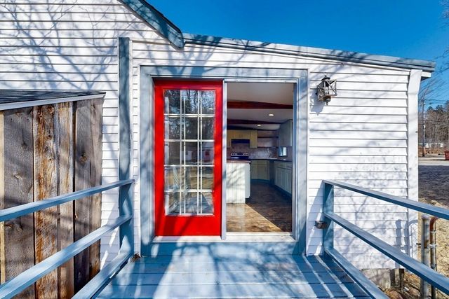 412 Newport Avenue, Attleboro, MA 02703