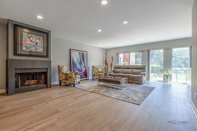 335 Milford Road, Deerfield, IL 60015
