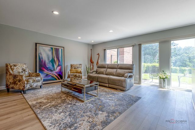 335 Milford Road, Deerfield, IL 60015