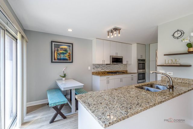 335 Milford Road, Deerfield, IL 60015