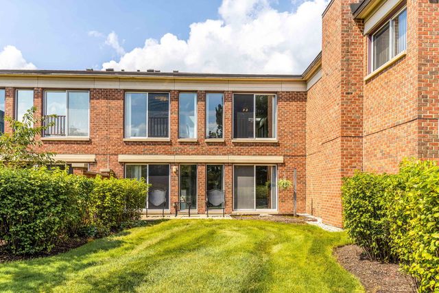 335 Milford Road, Deerfield, IL 60015