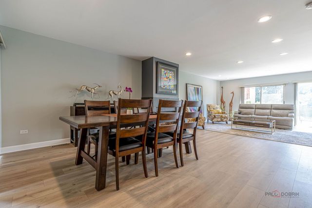 335 Milford Road, Deerfield, IL 60015