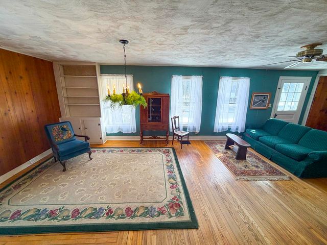 2443 Route 100B, Moretown, VT 05660