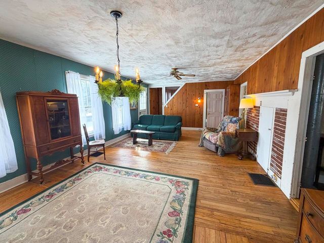 2443 Route 100B, Moretown, VT 05660