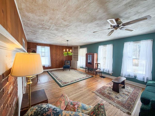 2443 Route 100B, Moretown, VT 05660