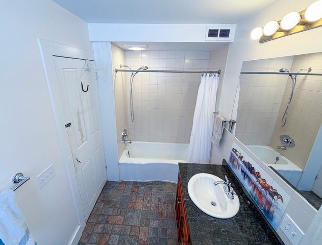 2443 Route 100B, Moretown, VT 05660