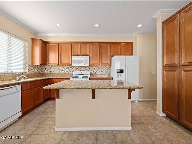 3321 Rosegold Avenue, Rosamond, CA 93560