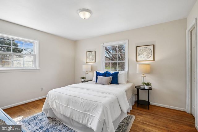 4 WALNUT HILL RD, La Plata, MD 20646