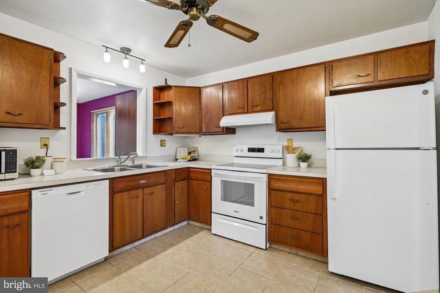 4 WALNUT HILL RD, La Plata, MD 20646