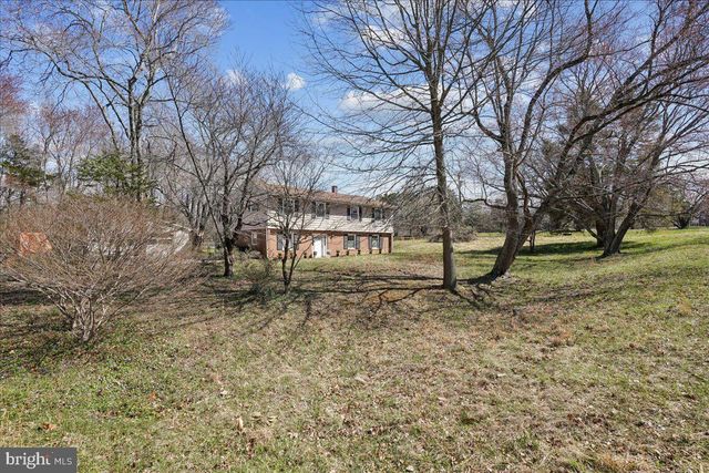 4 WALNUT HILL RD, La Plata, MD 20646