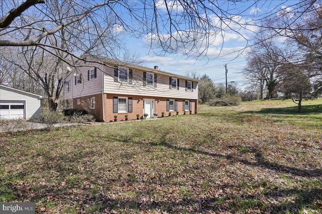 4 WALNUT HILL RD, La Plata, MD 20646