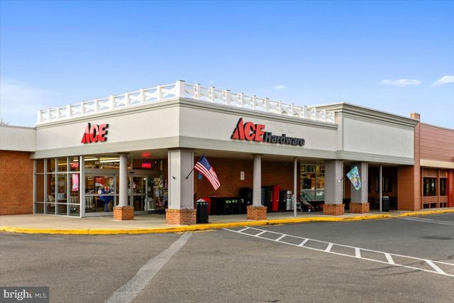 4 WALNUT HILL RD, La Plata, MD 20646