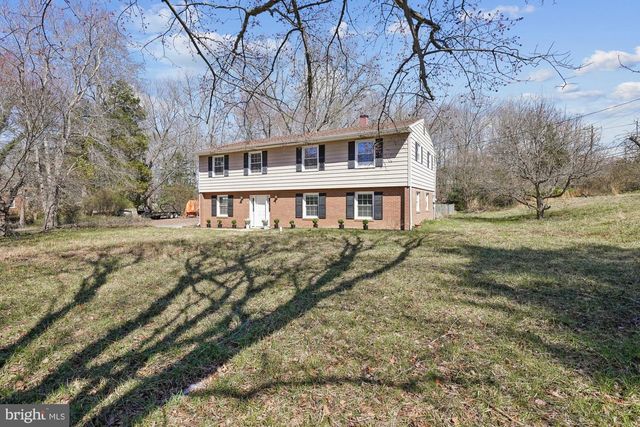 4 WALNUT HILL RD, La Plata, MD 20646