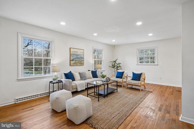 4 WALNUT HILL RD, La Plata, MD 20646