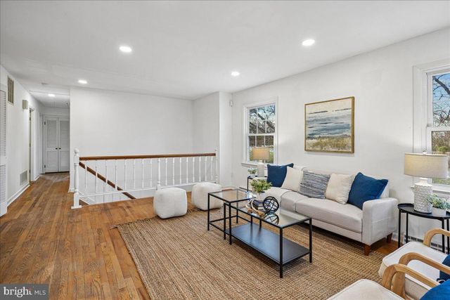 4 WALNUT HILL RD, La Plata, MD 20646