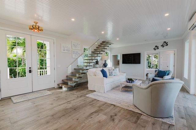 113 N Beach Road, Jupiter Island, FL 33455