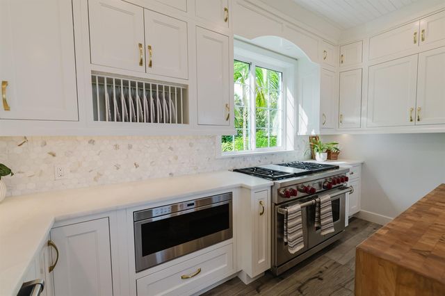 113 N Beach Road, Jupiter Island, FL 33455
