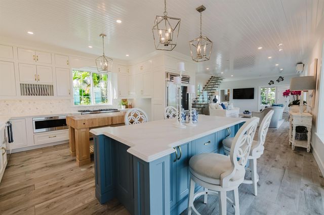 113 N Beach Road, Jupiter Island, FL 33455