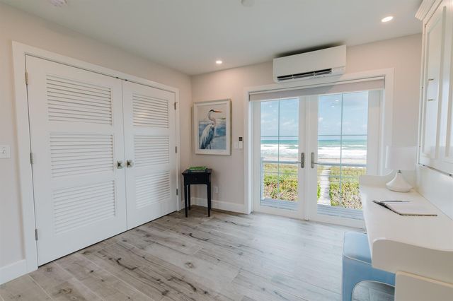 113 N Beach Road, Jupiter Island, FL 33455