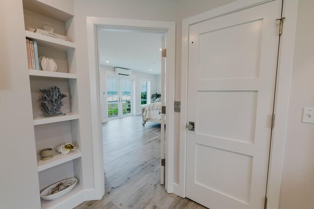 113 N Beach Road, Jupiter Island, FL 33455