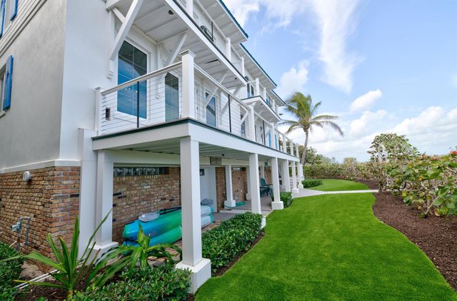 113 N Beach Road, Jupiter Island, FL 33455