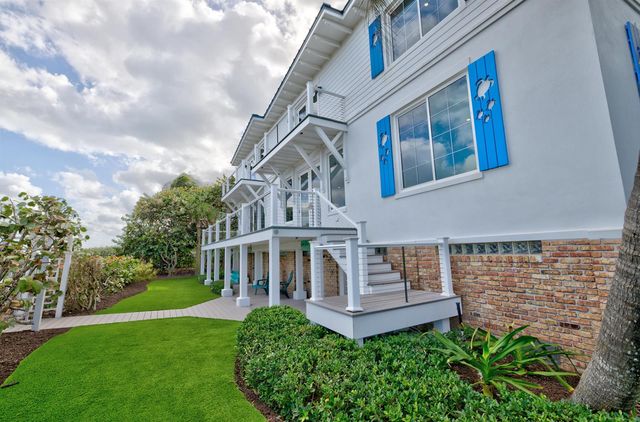 113 N Beach Road, Jupiter Island, FL 33455