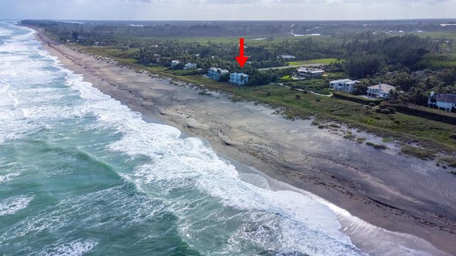 113 N Beach Road, Jupiter Island, FL 33455