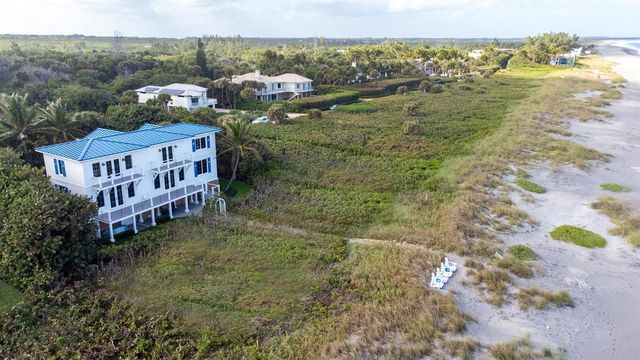 113 N Beach Road, Jupiter Island, FL 33455