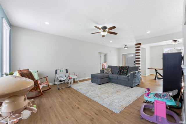 922 Honey Willow Boulevard, Huntertown, IN 46748