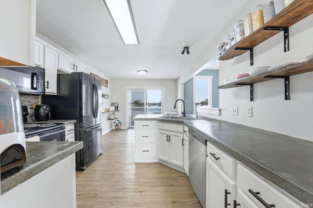 922 Honey Willow Boulevard, Huntertown, IN 46748