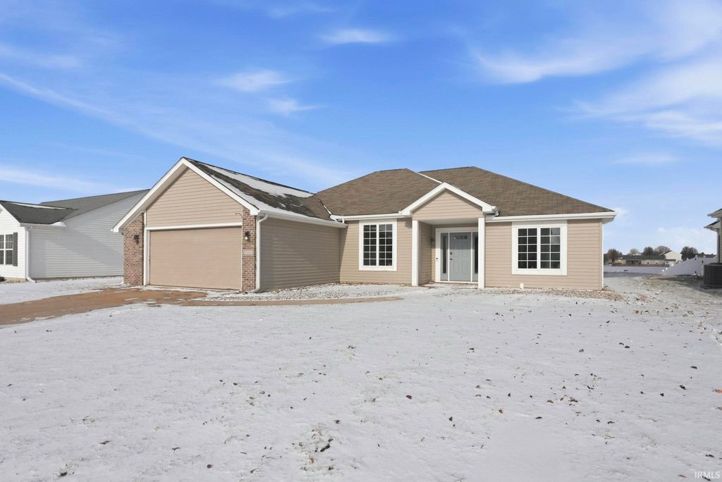 922 Honey Willow Boulevard, Huntertown, IN 46748