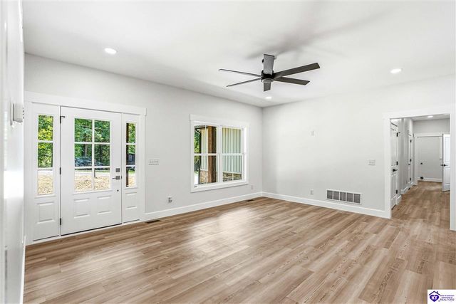 40 Columbine Court, Brandenburg, KY 40108