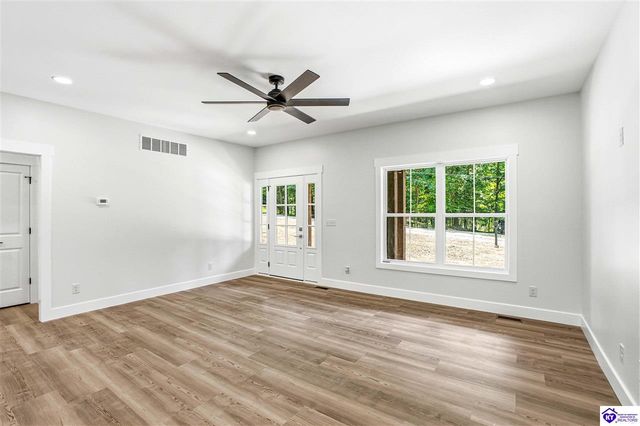 40 Columbine Court, Brandenburg, KY 40108