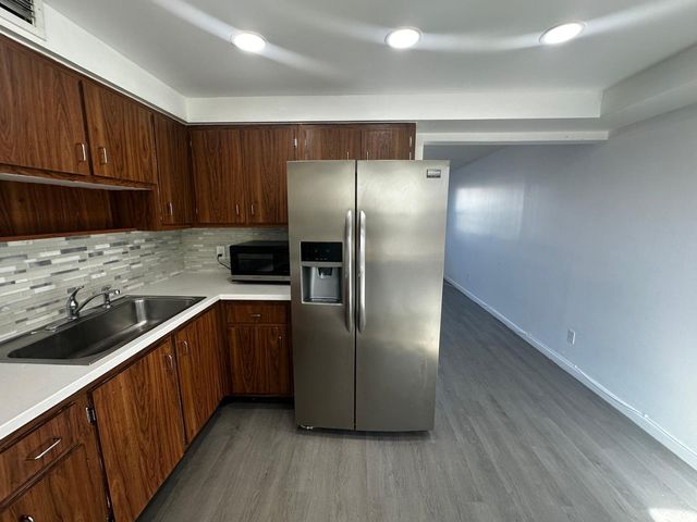 23 SE 12th Street 103, Dania Beach, FL 33004