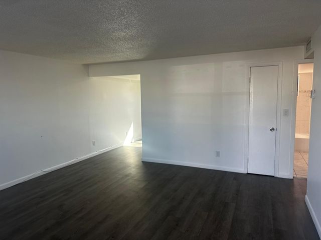 23 SE 12th Street 103, Dania Beach, FL 33004