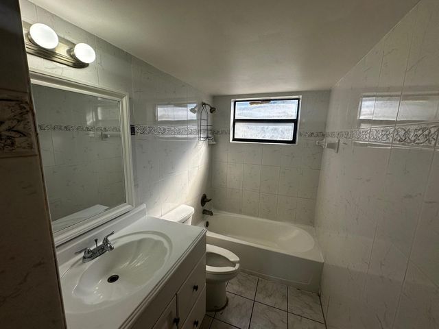 23 SE 12th Street 103, Dania Beach, FL 33004