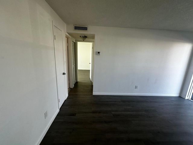 23 SE 12th Street 103, Dania Beach, FL 33004