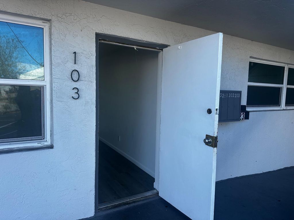 23 SE 12th Street 103, Dania Beach, FL 33004