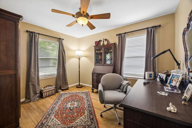 4712 Glenmont Street, Bellaire, TX 77401