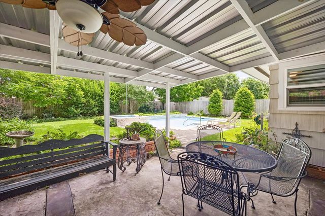 4712 Glenmont Street, Bellaire, TX 77401