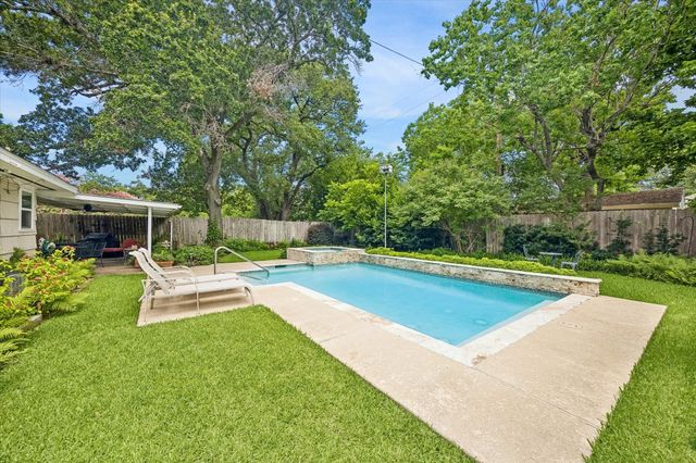 4712 Glenmont Street, Bellaire, TX 77401