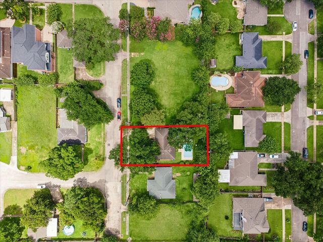 4712 Glenmont Street, Bellaire, TX 77401