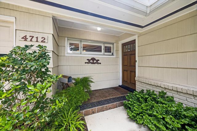 4712 Glenmont Street, Bellaire, TX 77401