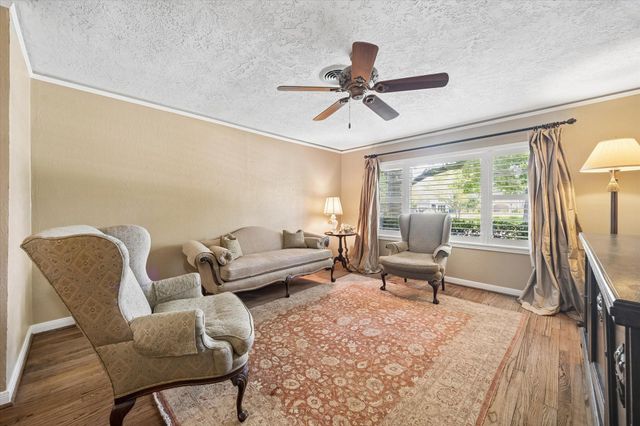4712 Glenmont Street, Bellaire, TX 77401