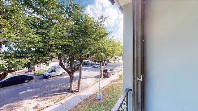 160 SW 30th Ave 204A, Miami, FL 33135